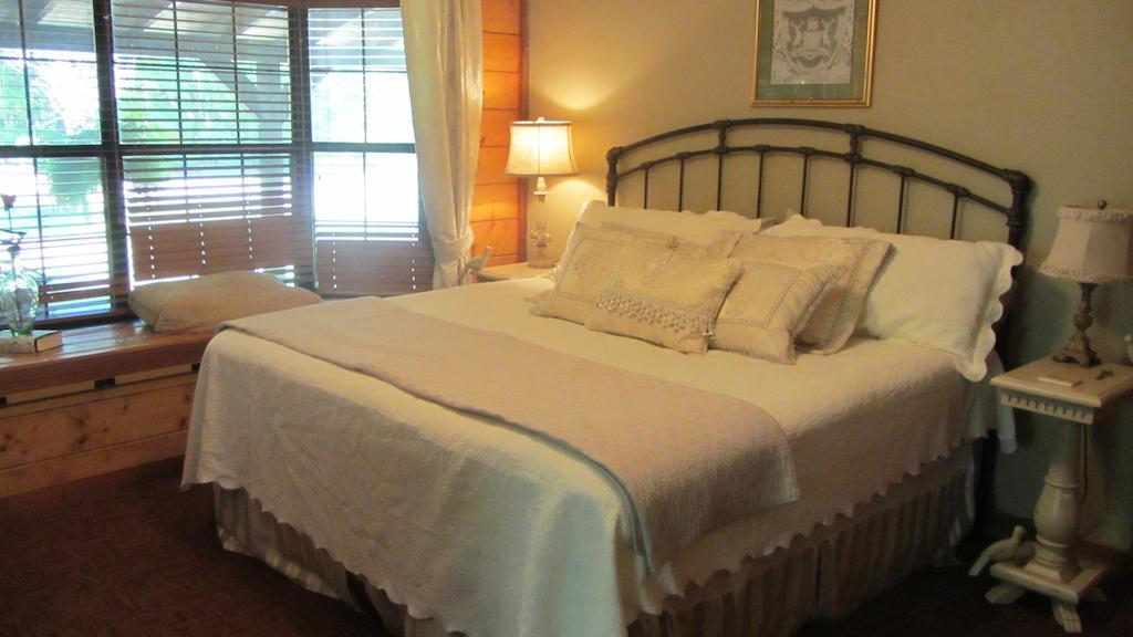 Red Caboose Farm Bed & Breakfast Magnolia Zimmer foto